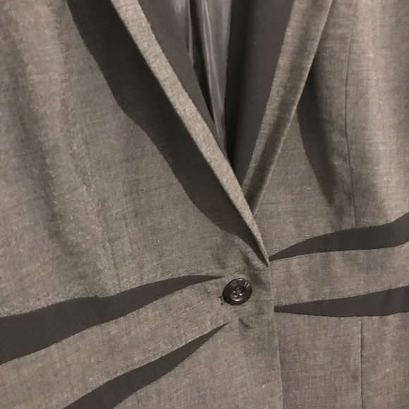 Grey Ricki’s blazer with black details - Picture 3 of 7